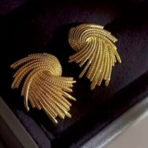 NWOT 14k gold plated earrings not in the original box